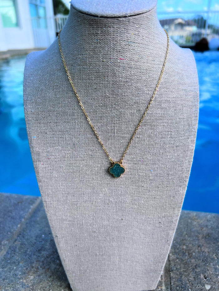 DRUZTY QUATREFOIL CHARM NECKLACE