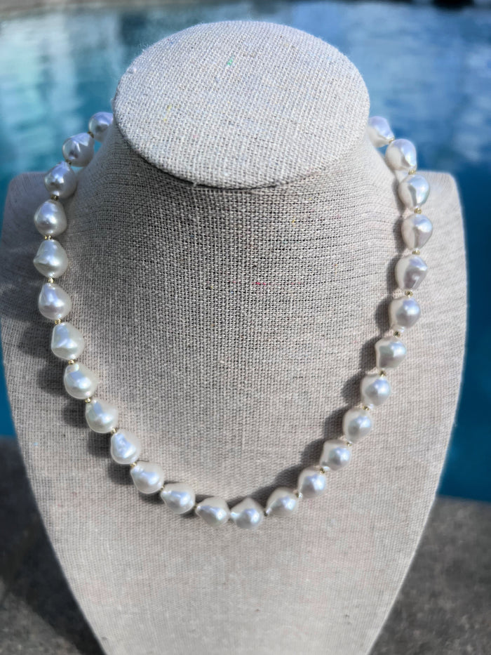 LARGE PEARL DROP NECKLACE