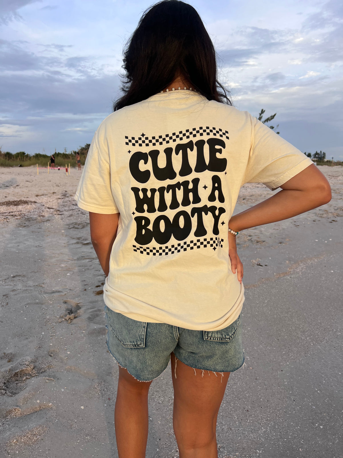 CUTIE WITH A BOOTY OVER SIZED TEE