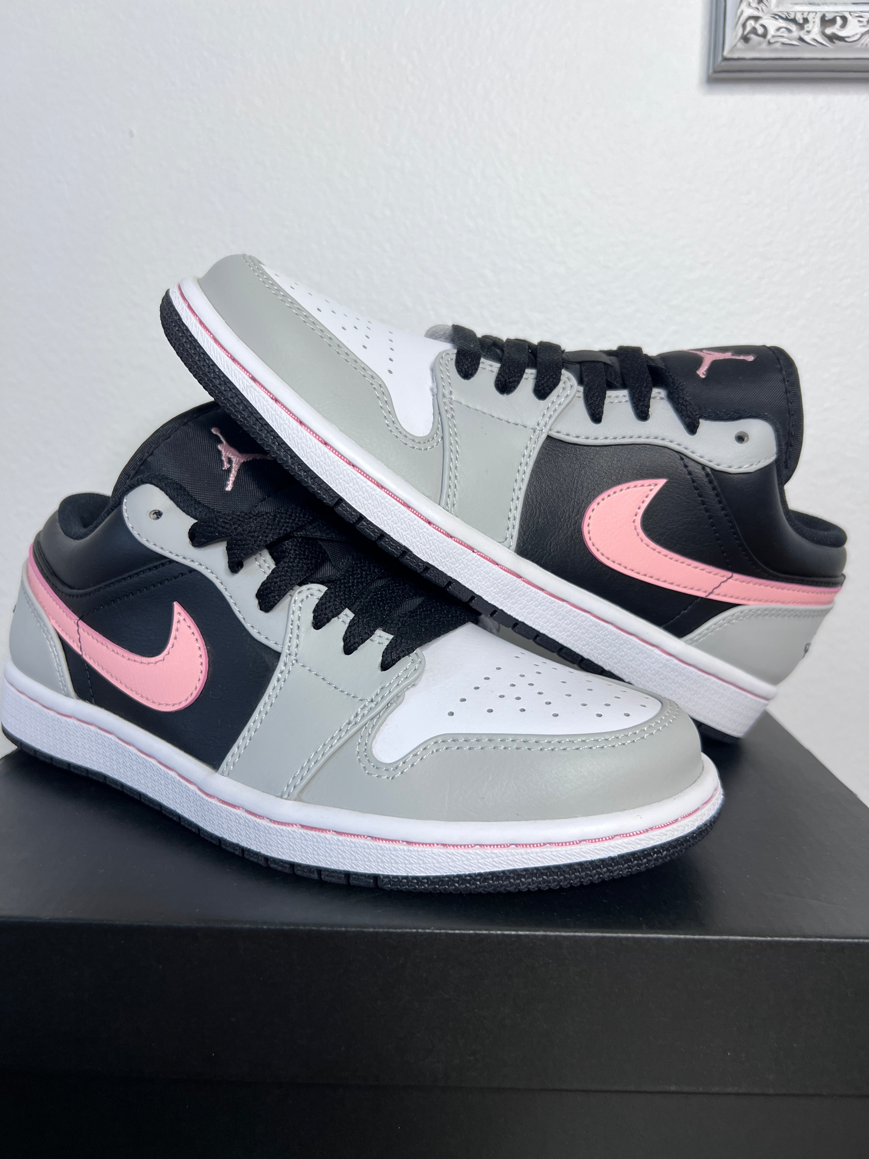 Air Jordan 1 deals Low Light Arctic Pink Size Women's 8.5