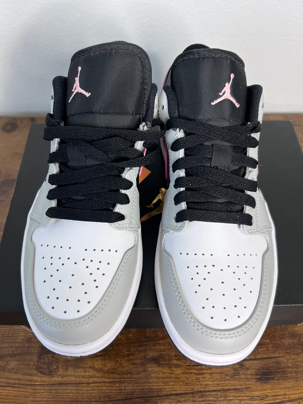AIR JORDAN 1 LOW – Outfitted Threadz