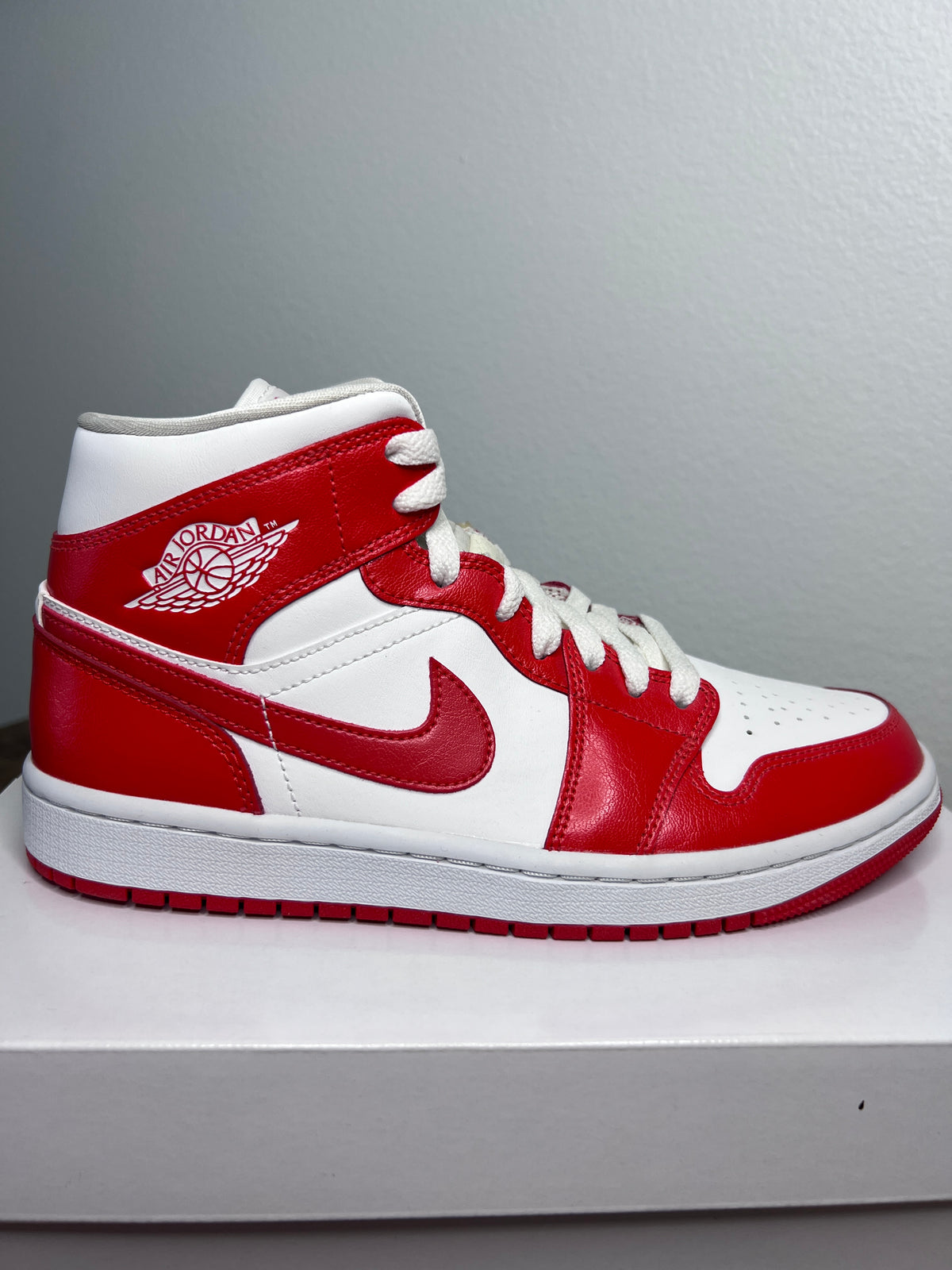 AIR JORDAN 1 MID